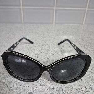 Black Cat-Eye Sunglasses with Glossy Finish